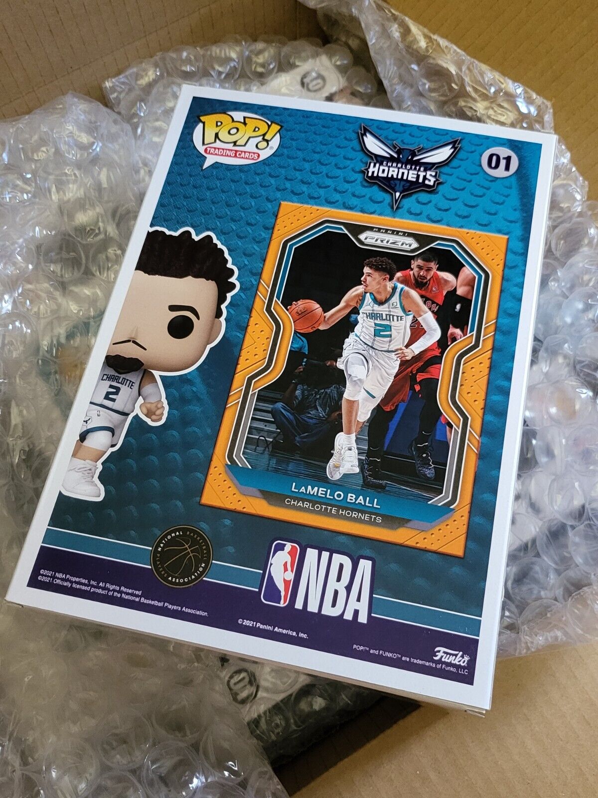 2020-21 LaMelo Ball Funko Pop 11x8 NBA Figurine with Gold PRIZM Rookie RC #01